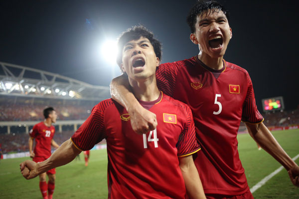 Công Phượng ghi bàn thắng thứ ba tại AFF Cup 2018. Ảnh: Đức Đồng.